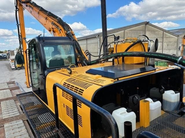 2008 JCB JS220LC Crawler Excavator