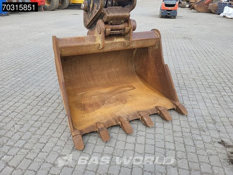 2020 Doosan DX225LC-5 Crawler Excavator