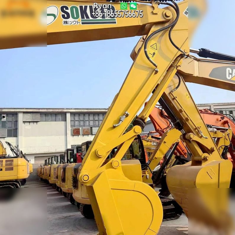 2012 Komatsu PC200-8 Crawler Excavator