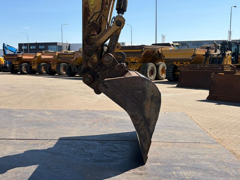 2019 Caterpillar 326FL Crawler Excavator