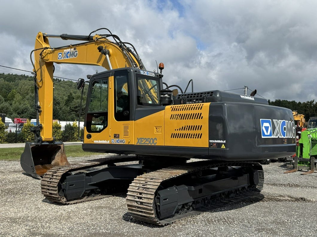 2018 XCMG XE 250C Crawler Excavator
