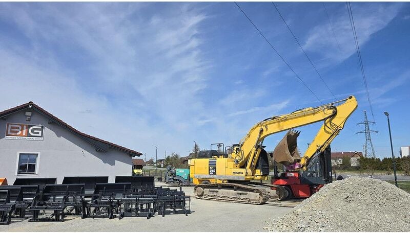 2017 Komatsu PC240 NLC-11