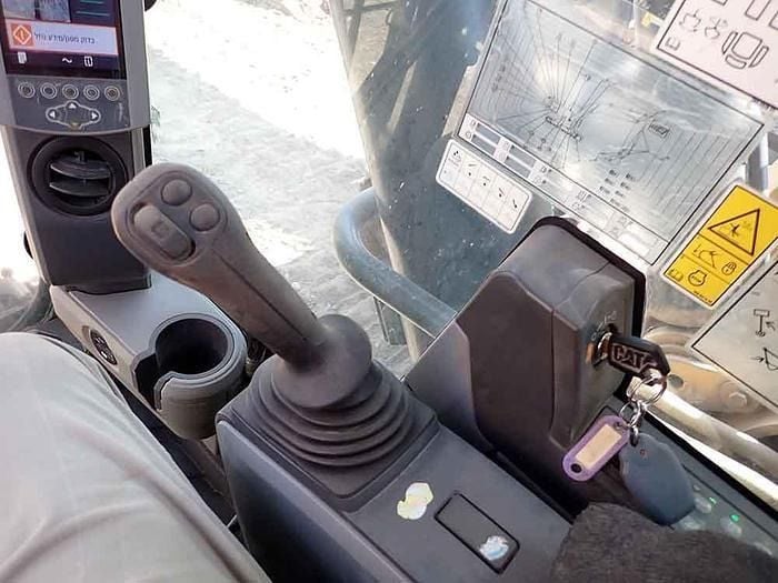 2017 Caterpillar 374FL Crawler Excavator