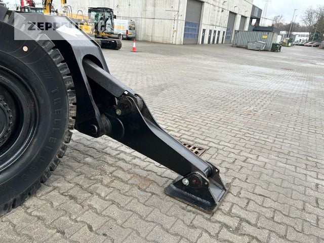 2022 Caterpillar MH3040-07A Material Handler