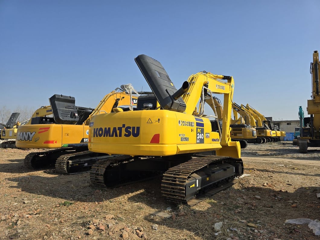 2024 Komatsu PC240-8 Crawler Excavator