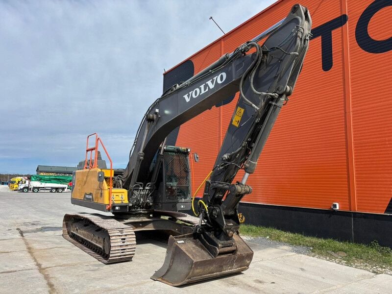 2018 Volvo EC220EL Crawler Excavator
