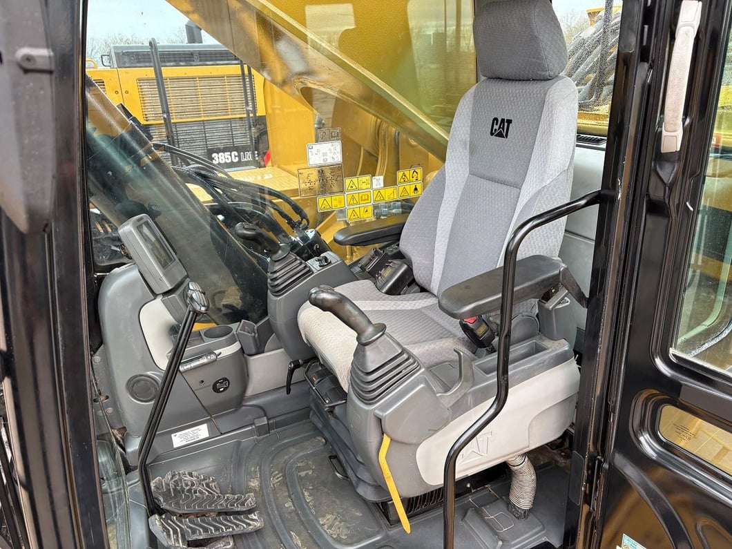 2013 Caterpillar 390DL ME Crawler Excavator