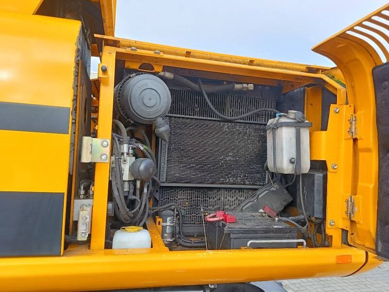 2011 JCB JS160W Material Handler