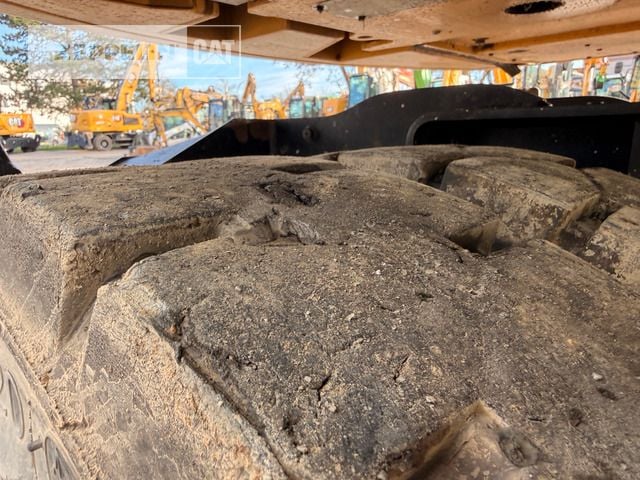 2020 Caterpillar MH3022-06C Material Handler