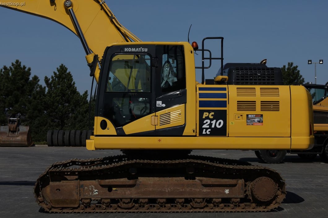 2018 Komatsu PC210LC-11 Crawler Excavator