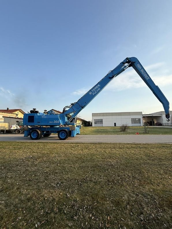 2000 Terex MHL360 Material Handler