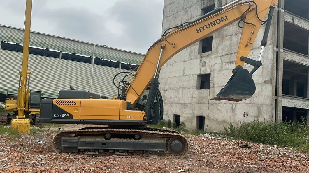 Hyundai R520L-9VS Crawler Excavator