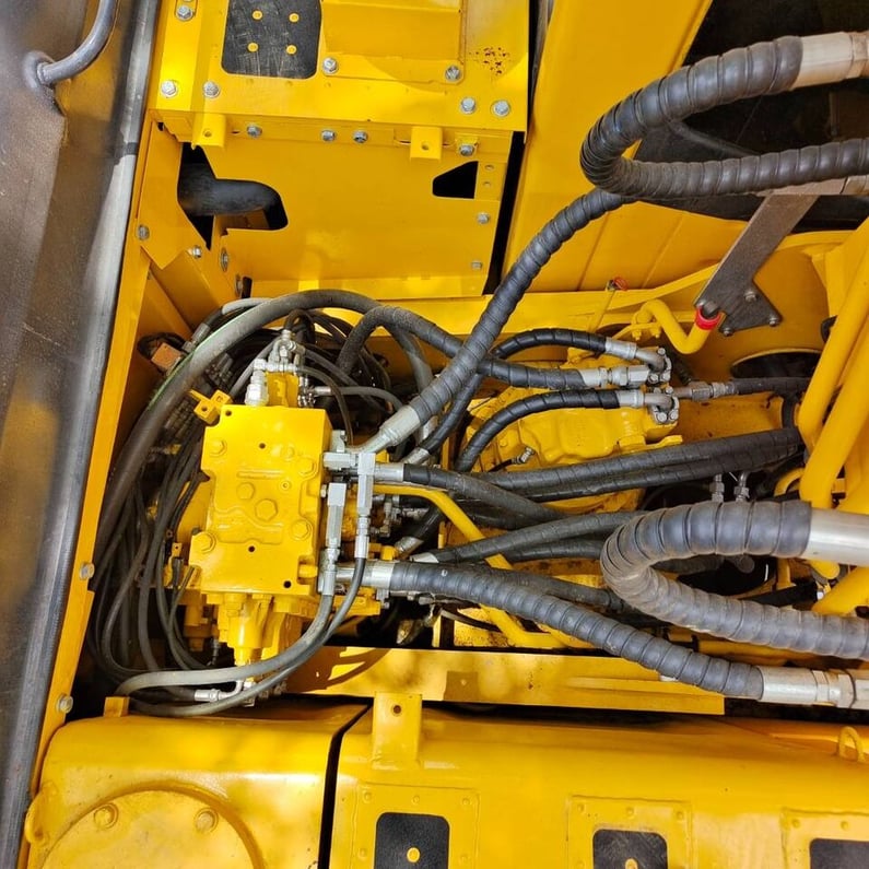 2024 Komatsu PC220 Crawler Excavator
