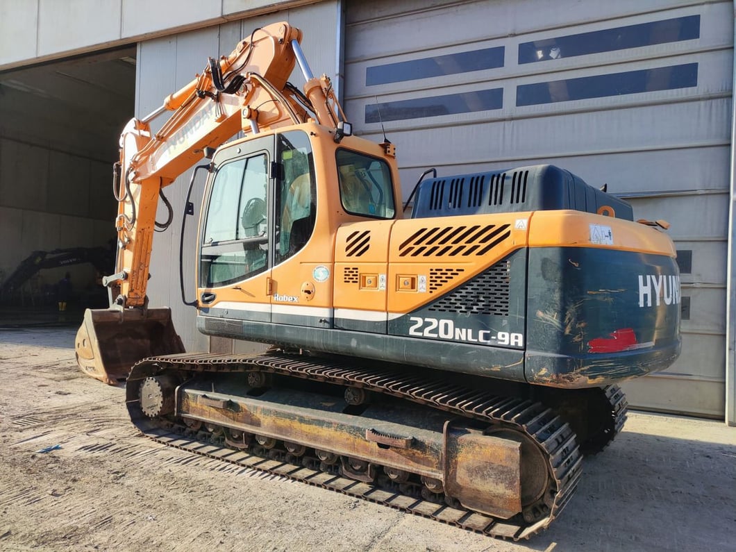 2015 Hyundai R220NLC-9A Crawler Excavator