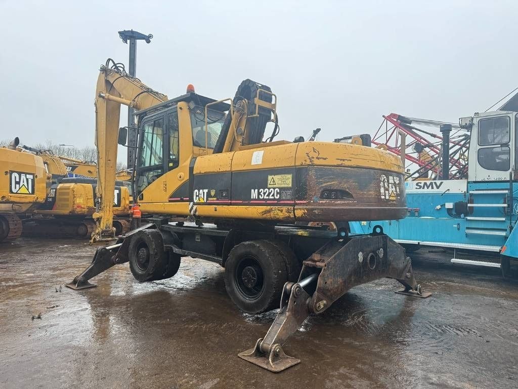 2005 Caterpillar M322C Material Handler