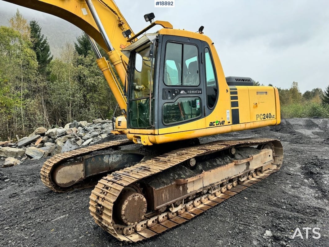 2001 Komatsu PC240LC-6K Crawler Excavator