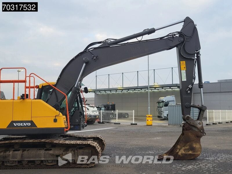 2021 Volvo EC220EL Crawler Excavator