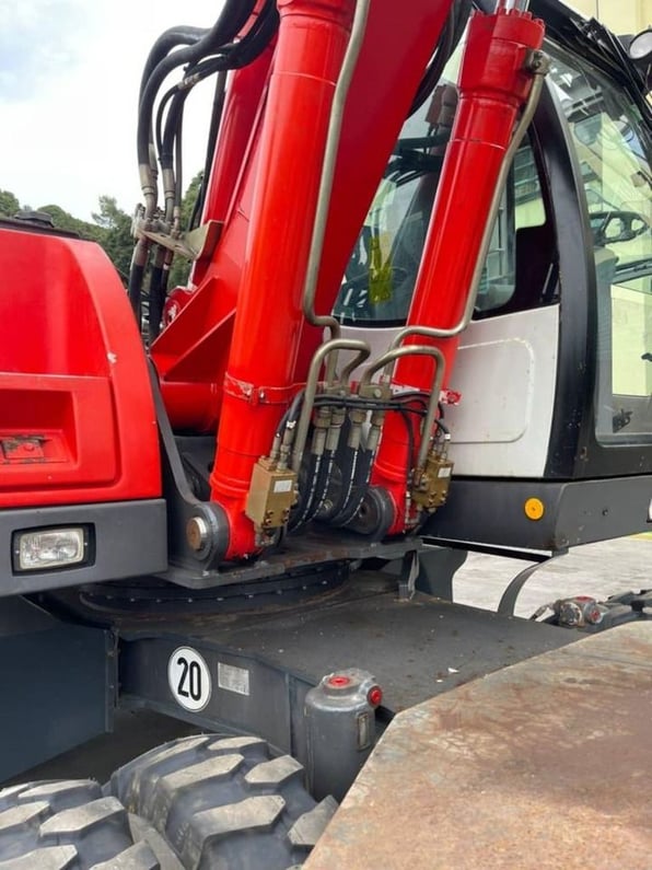 2004 O&K MH 6.6 Wheel Excavator