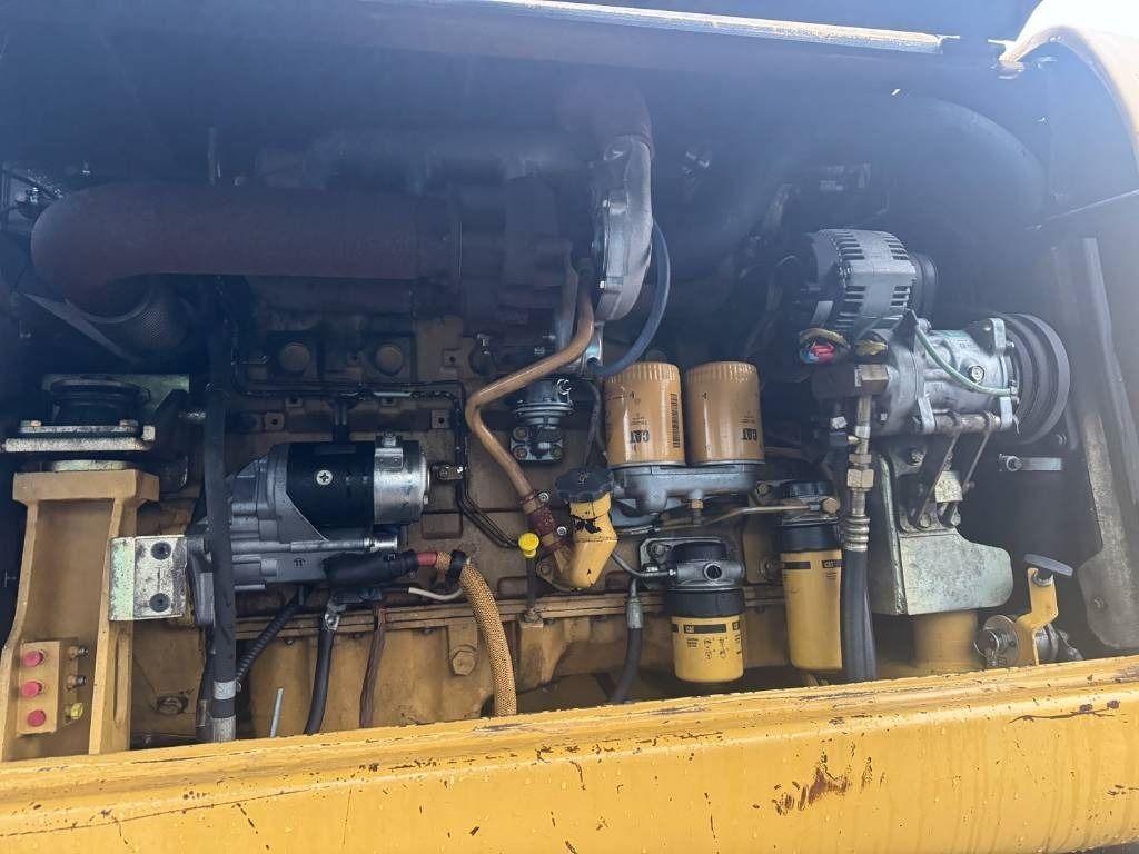 2005 Caterpillar M322C Material Handler