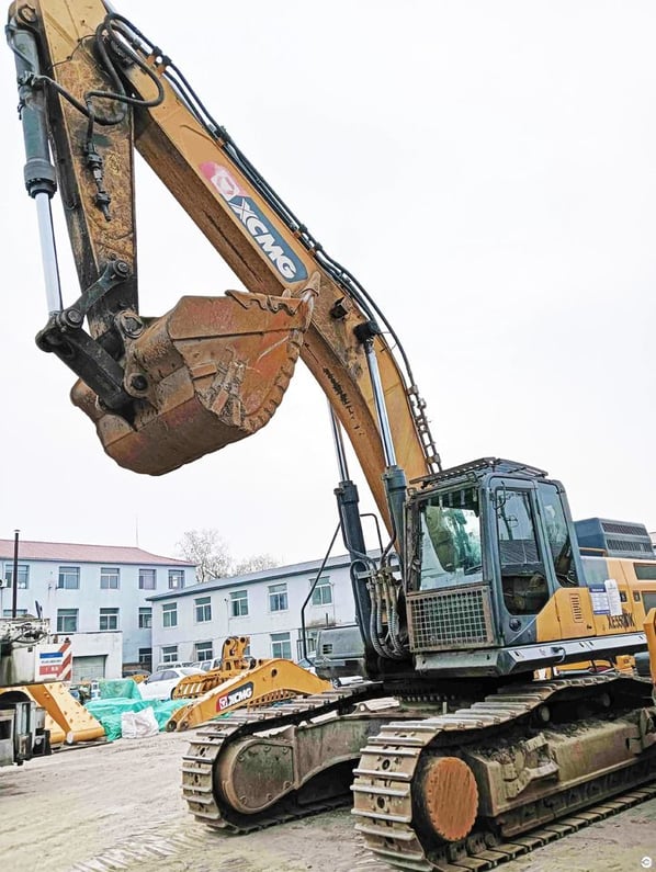 2019 XCMG XE490DK Crawler Excavator