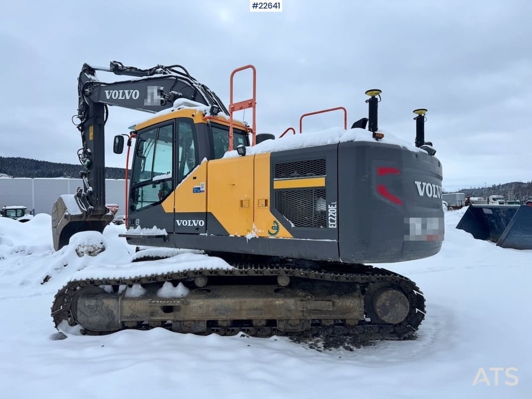 2016 Volvo EC220EL Crawler Excavator