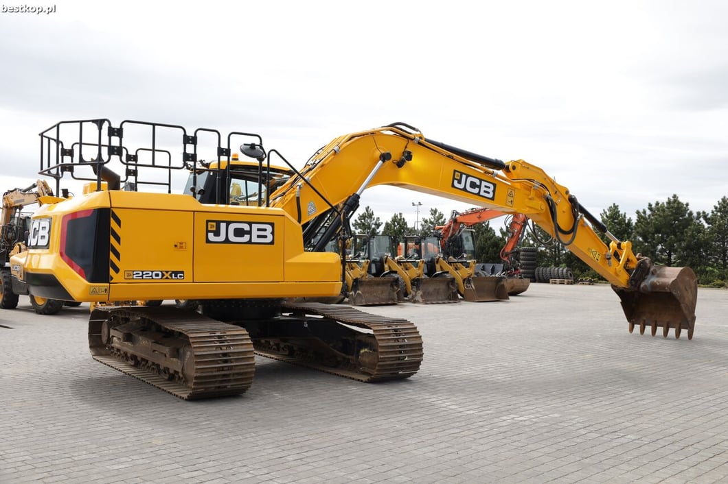 2022 JCB 220X Crawler Excavator