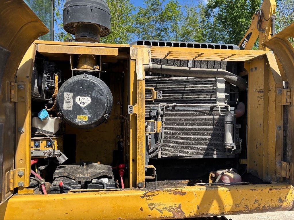 2010 Caterpillar 320DL Crawler Excavator