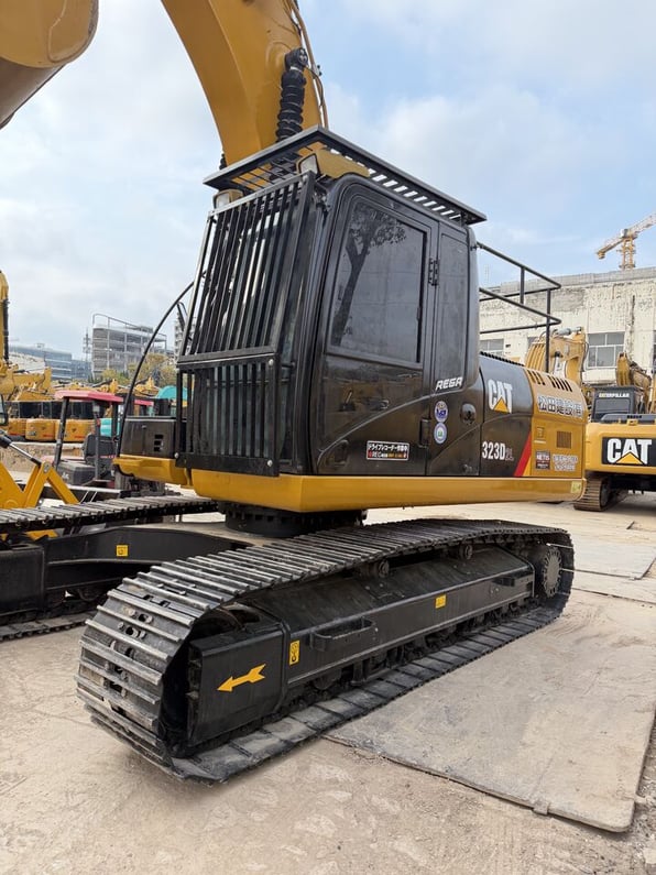 2025 Caterpillar 323D2L Crawler Excavator