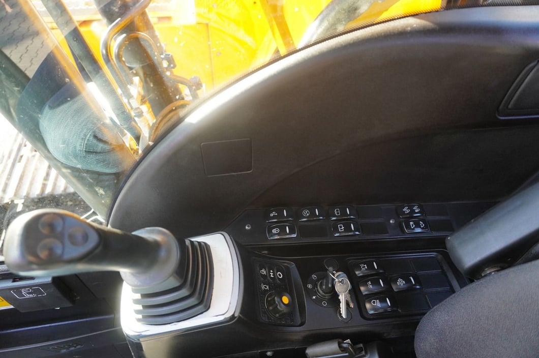 2016 JCB JS145LC Crawler Excavator