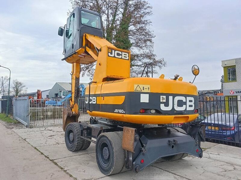 2011 JCB JS160W Material Handler
