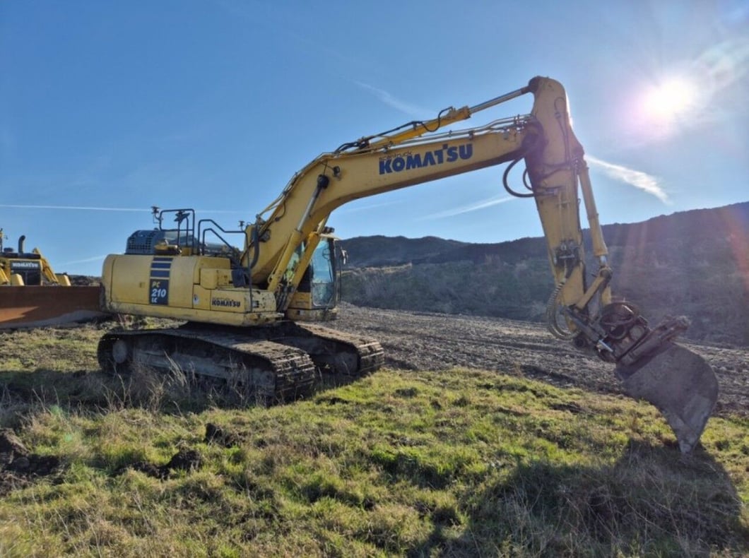 2020 Komatsu PC210LC-11 Crawler Excavator