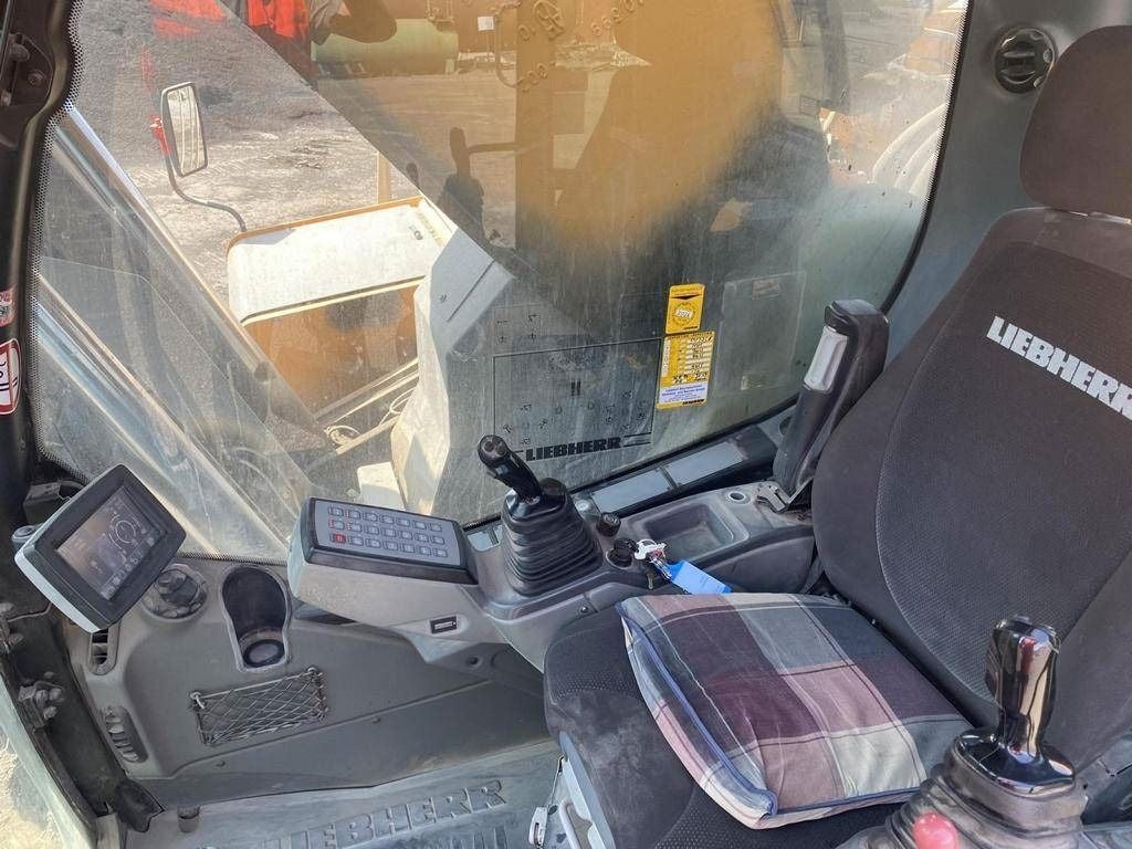 2018 Liebherr R 976 HD Crawler Excavator