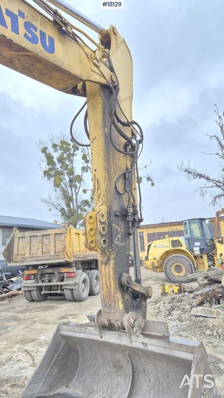 2006 Komatsu PC240LC-8 Crawler Excavator