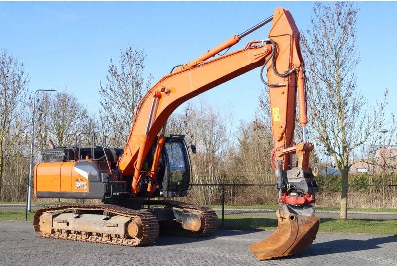 Hitachi ZX300 LC-7 | Rototilt | Bucket (2021)