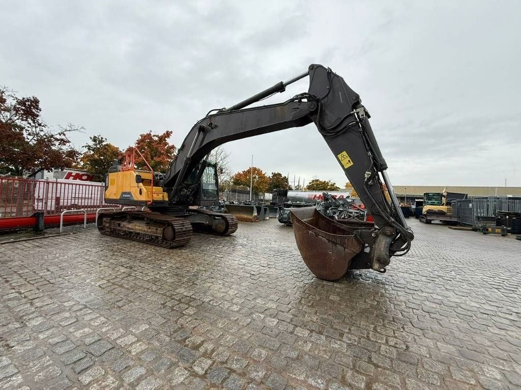 2016 Volvo EC300E Crawler Excavator