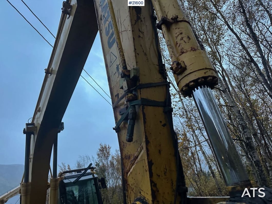 2000 Komatsu PC240LC Crawler Excavator