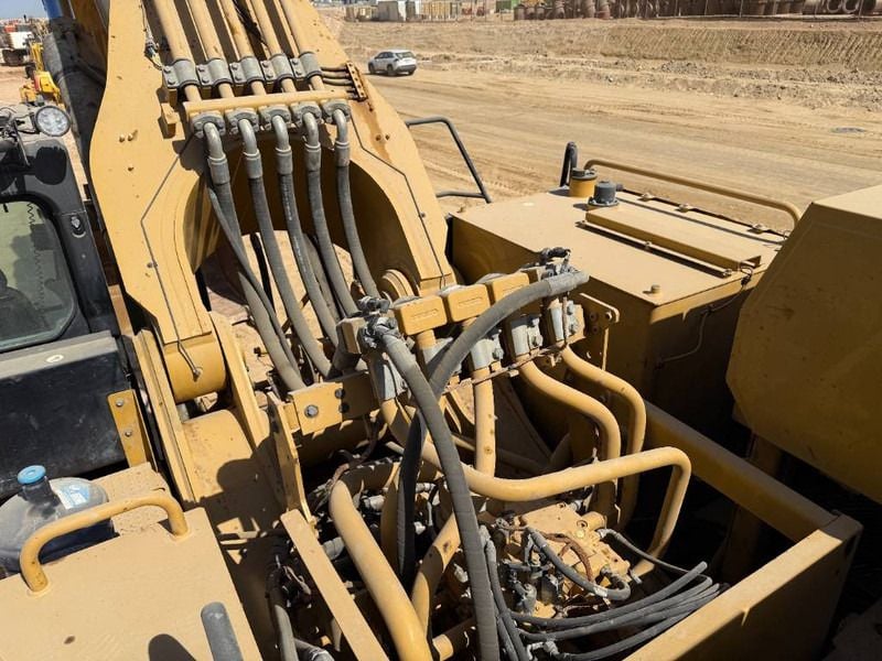 2022 Caterpillar 395 Crawler Excavator