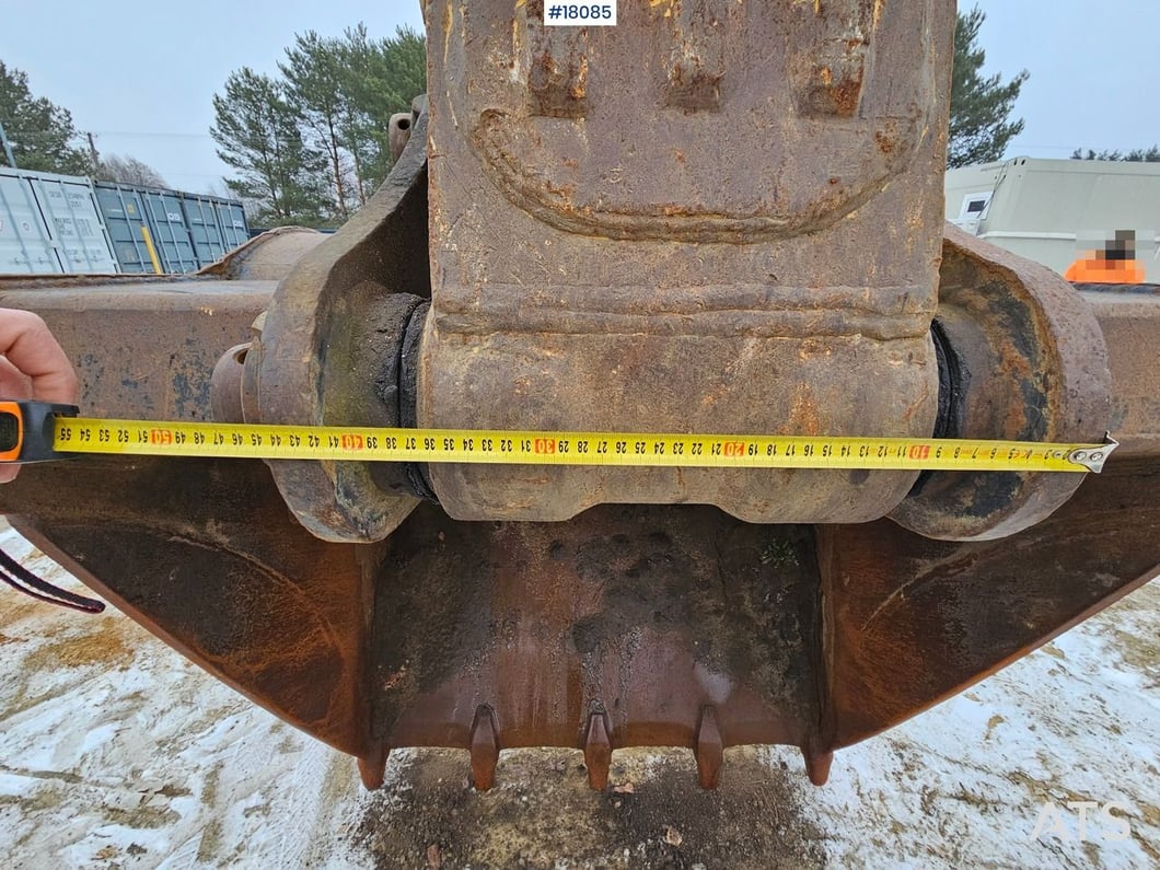 2011 Komatsu PC210LC-8 Crawler Excavator