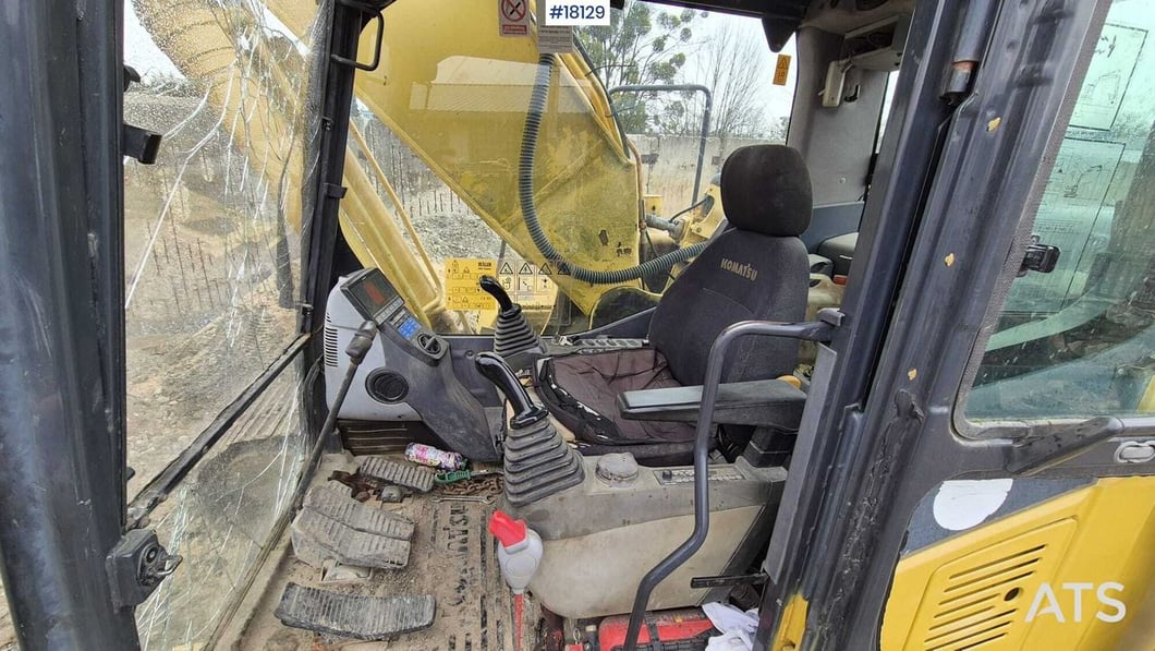 2006 Komatsu PC240LC-8 Crawler Excavator