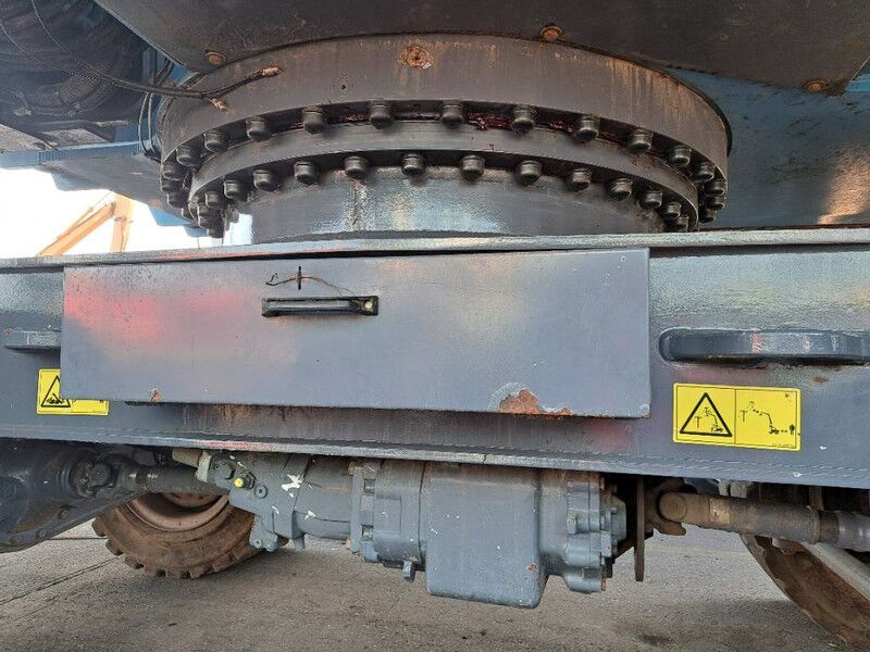 2016 Fuchs MHL331 Material Handler