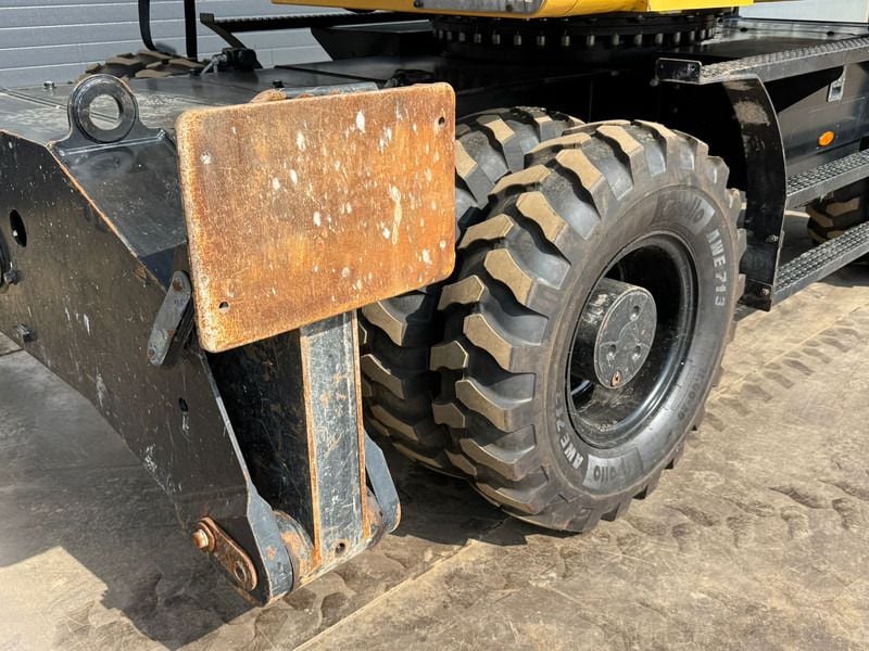 2019 Caterpillar MH3024 Material Handler