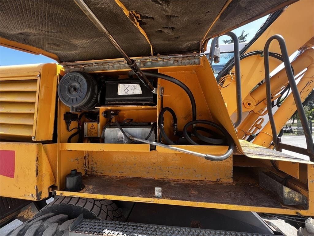1999 Liebherr A316 Wheel Excavator