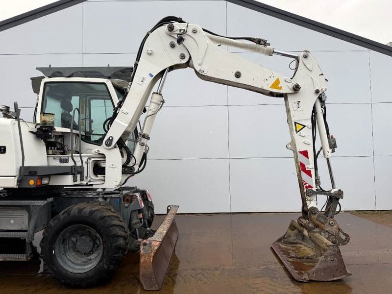 Liebherr A 309 – Hammer Lines / Quick Coupler (2011)