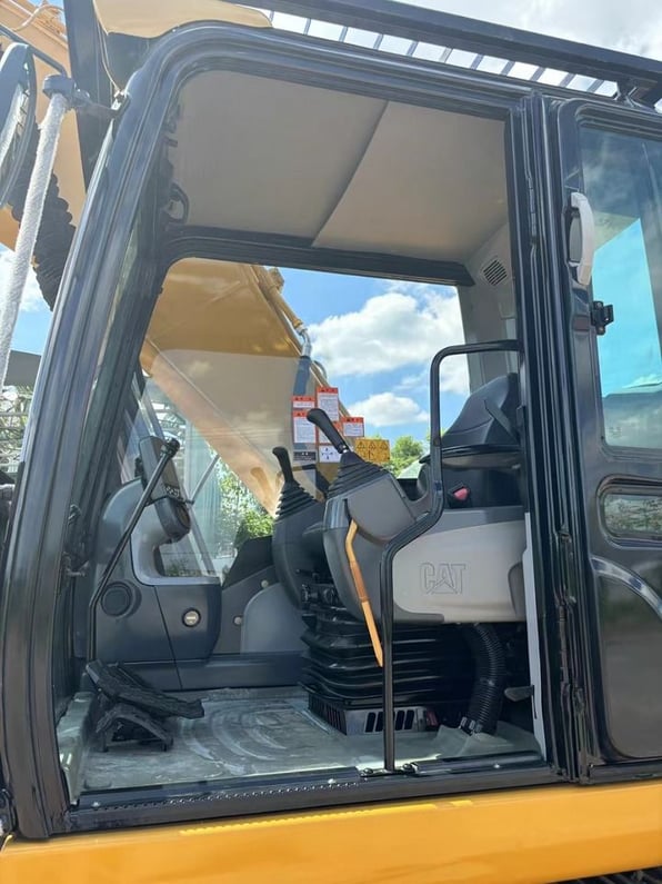 2025 Caterpillar 320D2 Crawler Excavator
