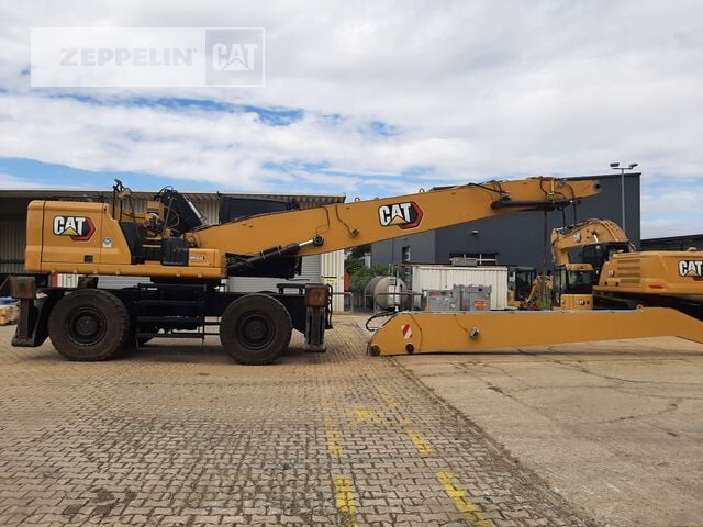 2022 Caterpillar MH3040-07A Material Handler