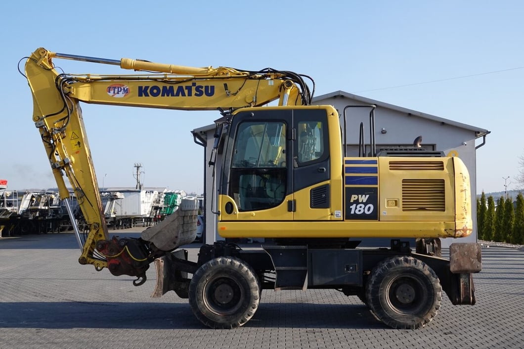 2017 Komatsu PW180-10 Wheel Excavator