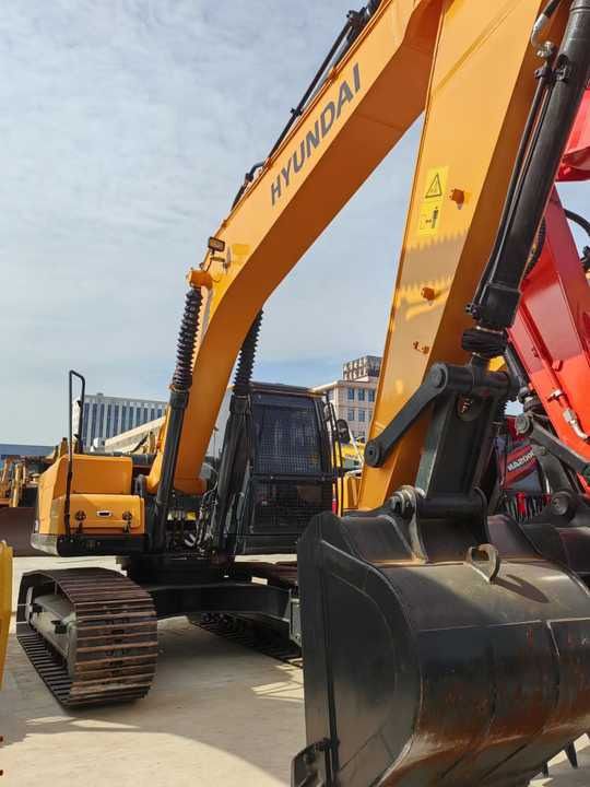 Hyundai R220LC-9S Crawler Excavator