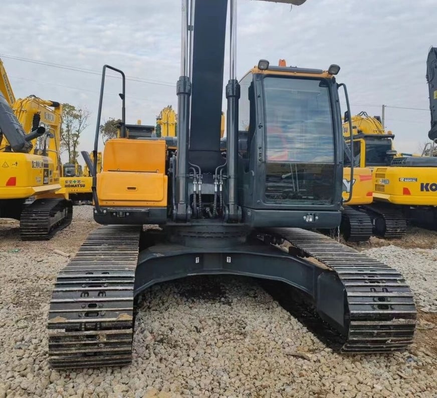2022 Hyundai R225VS Crawler Excavator