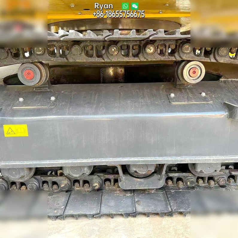 2020 Komatsu PC220-8 Crawler Excavator
