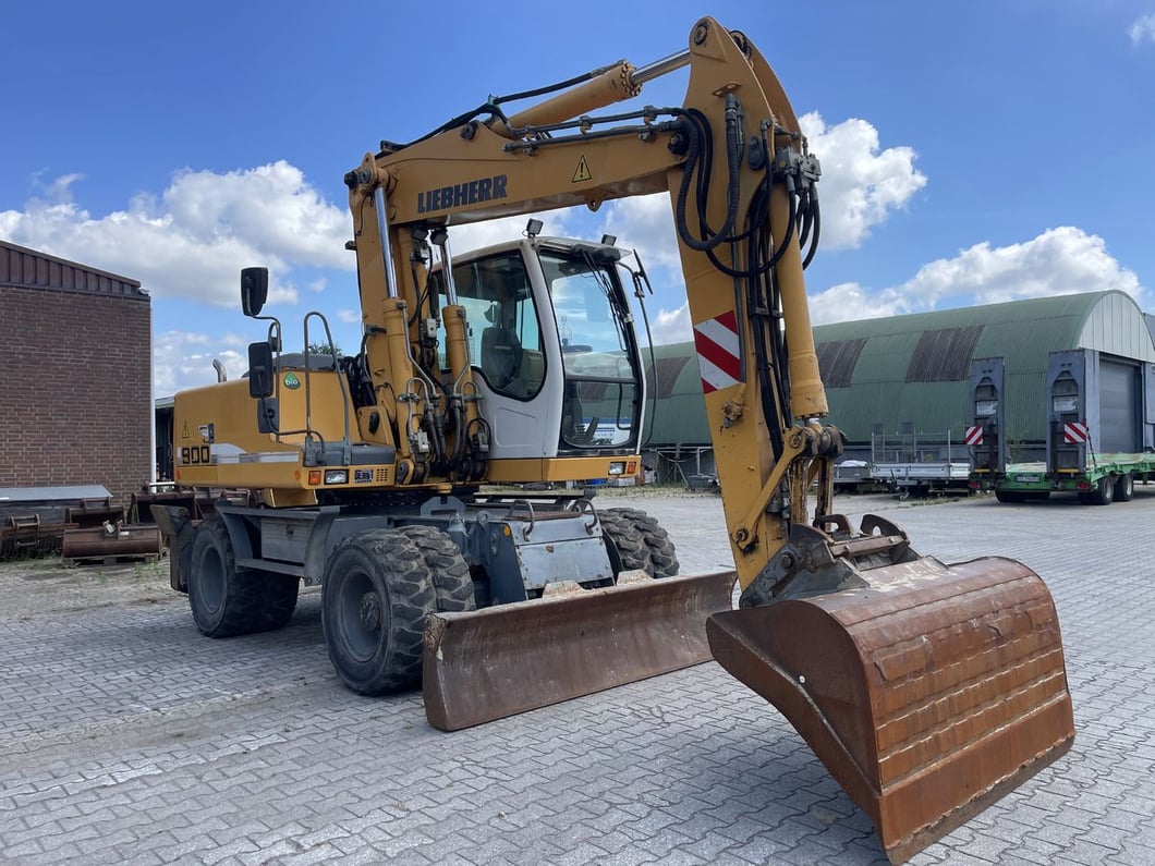 2004 Liebherr A900C HD LITRONIC Wheel Excavator